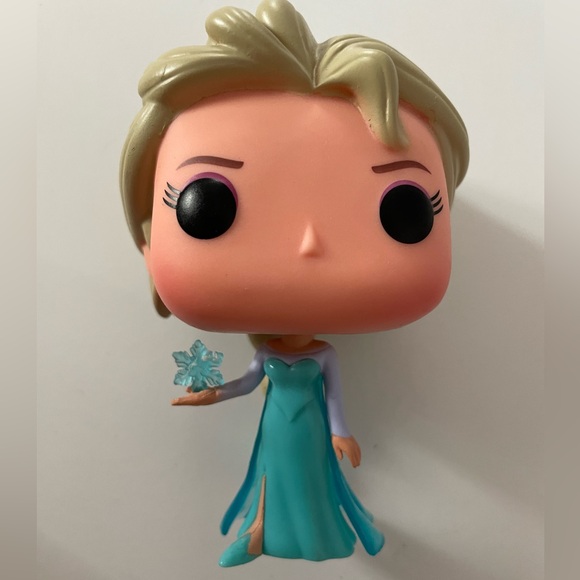 Disney’s Frozen Elsa POP! Funko figure. - Picture 3 of 3